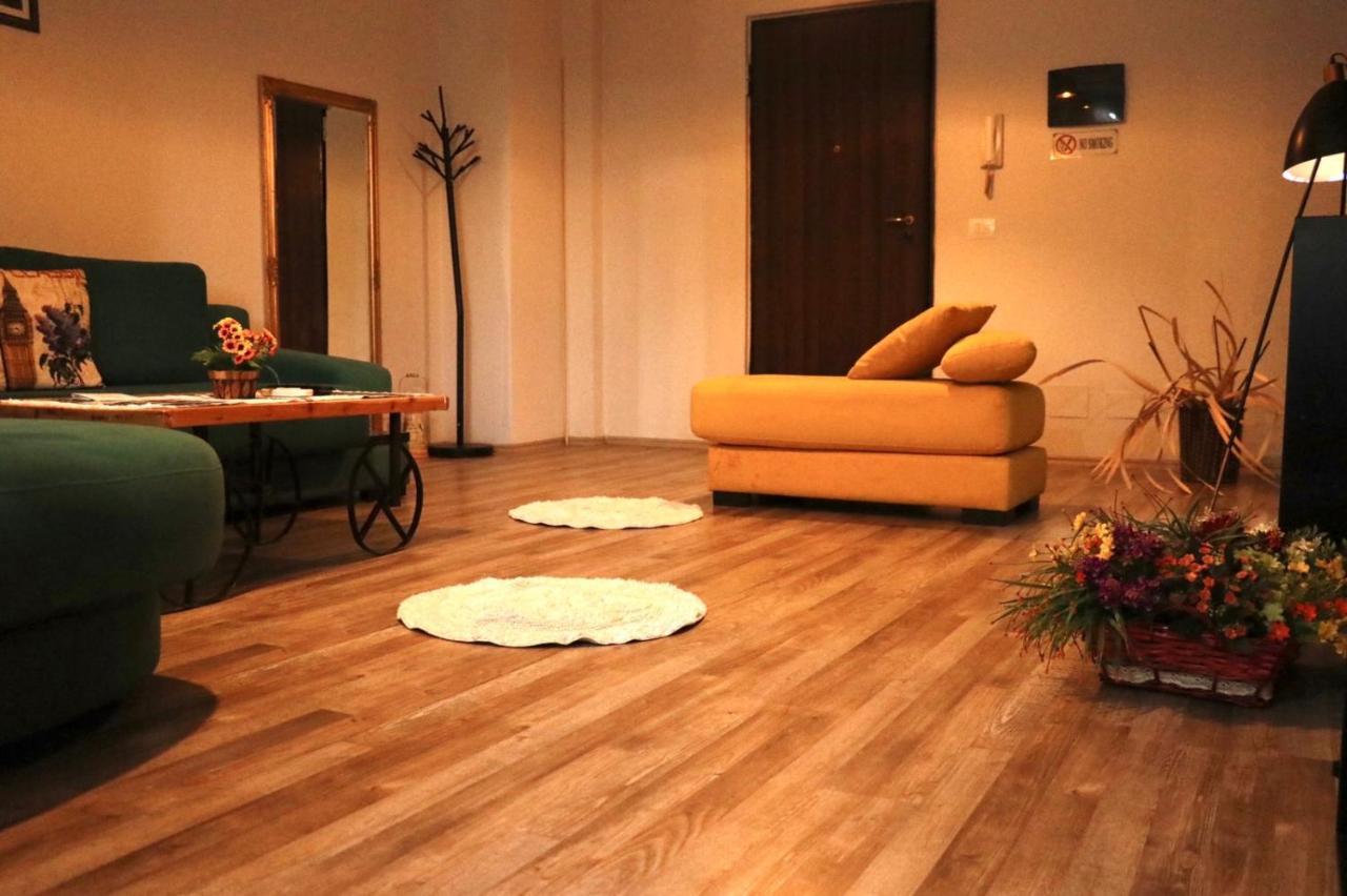 Ultra Apartments 'New Baazar' ติรานา ภายนอก รูปภาพ